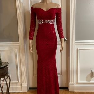 Women junior red lace sequins shoulder off long sleeve maxi dress size (S)